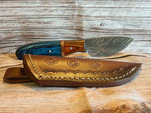 Hand Crafted Damascus Knife & Leather Pouch