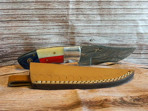 Hand Crafted Damascus Knife & Leather Pouch