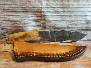 Hand Crafted Damascus Knife & Leather Pouch