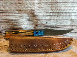 Hand Crafted Damascus Knife & Leather Pouch