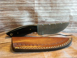 Hand Crafted Damascus Knife & Leather Pouch