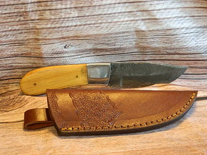 Hand Crafted Damascus Knife & Leather Pouch