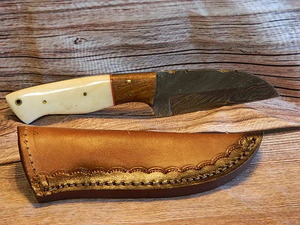 Hand Crafted Damascus Knife & Leather Pouch
