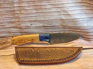 Hand Crafted Damascus Knife & Leather Pouch