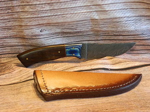 Hand Crafted Damascus Knife & Leather Pouch