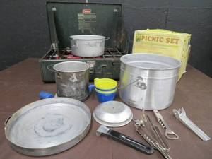 VINTAGE CAMPING LOT
