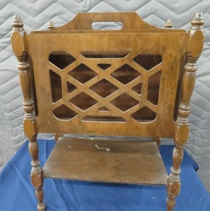 RETRO WOODEN MAGAZINE RACK.