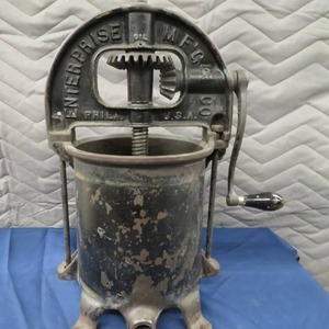 ANTIQUE SAUSAGE STUFFER OR CIDER PRESS.