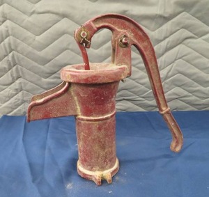 VINTAGE  ANTIQUE HAND PUMP