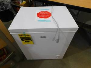 BLACKDECKER 5.1 Cu. Ft. Chest Freezer