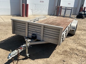 lot 3 image: 2003 Tandem Axle Aluminum Car-Hauler Trailer