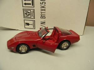 FRANKLIN MINT 124 SCALE 1982 CHEVROLET CORVETTE - IN BOX - GREAT PIECE - SEE PICTURES