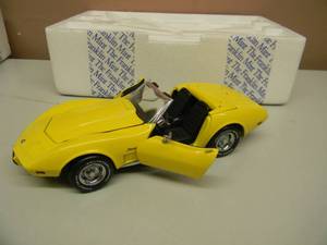 FRANKLIN MINT 124 SCALE 1975 CHEVROLET CORVETTE - IN BOX - GREAT PIECE - SEE PICTURES