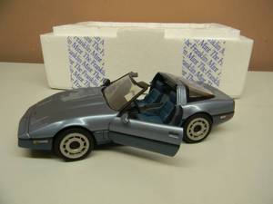 FRANKLIN MINT 124 SCALE 1984 CHEVROLET CORVETTE - IN BOX - GREAT PIECE - SEE PICTURES
