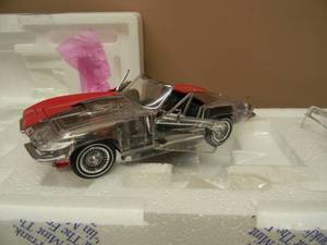 FRANKLIN MINT 124 SCALE 1967 CHEVROLET CORVETTE CLEAR CAST - IN BOX - GREAT PIECE - SEE PICTURES