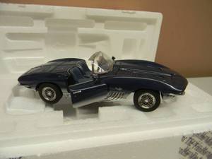 FRANKLIN MINT 124 SCALE 1965 CHEVROLET CORVETTE MAKO SHARK - IN BOX - GREAT PIECE - SEE PICTURES