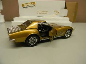 THE DANBURY MINT LIMITED EDITION 124 SCALE 1972 CHEVROLET CORVETTE CONVERTIBLE - IN BOX - GREAT PIECE - SEE PICTURES