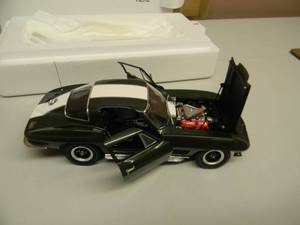 THE DANBURY MINT 124 SCALE 1967 CHEVROLET CORVETTE COUPE FSO - IN BOX - GREAT PIECE - SEE PICTURES