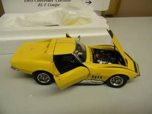 THE DANBURY MINT 124 SCALE 1969 CHEVROLET CORVETTE ZL-1 COUPE - IN BOX - GREAT PIECE - SEE PICTURES