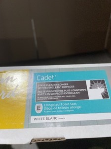 AMERICAN STANDARD CADET SLOW CLOSE EVERCLEAN ELONGATED SLOW CLOSE TOILET SEAT IN WHITE. SEE PICTURES