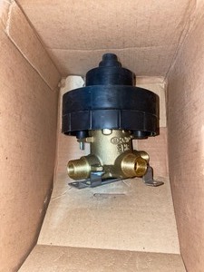 AMERICAN STANDARD 12 IN. PRESSURE BALANCE ROUGH VALVE WITH UNIVERSAL INLETS AND OUTLETS. SEE PICTURES