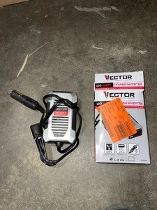 VECTOR 120-WATT PORTABLE CAR POWER INVERTER WITH DUAL USB PORTS. SEE PICTURES