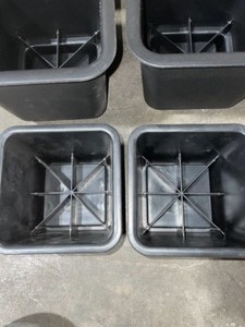 ASSORTED PLANTING POTS. VARIOUS SIZES. SEE PICTURES