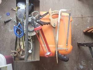 Misc tool lot see pics (tub not inc...