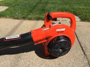 lot 57 image: Echo Gas Powered Leaf Blower