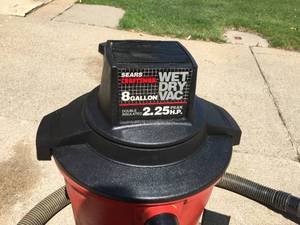lot 69 image: Craftsman 8 Gallon Wet  Dry Vac