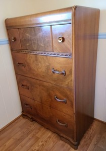 lot 112 image: 1940s Art Deco Waterfall Dresser