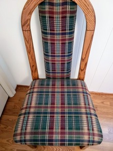 lot 121 image: Plaid Upholstered Oak Chair