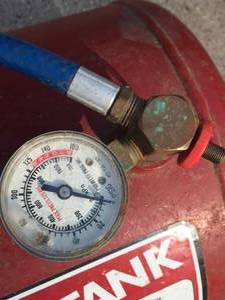 lot 89 image: Midwest Products Portable Air Tank