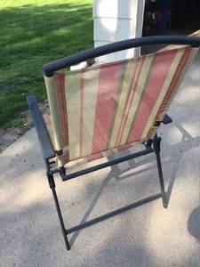 lot 90 image: Metal Folding Patio Chair