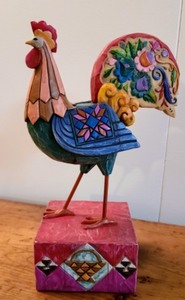 lot 141 image: Jim Shore Heartwood Creek Rooster Figurine