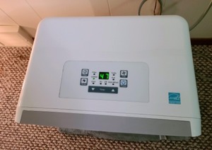 lot 149 image: Perfect Aire 30 Pint Dehumidifier
