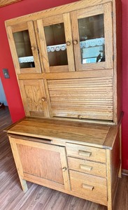 lot 168 image: Fabulous Vintage Hoosier Cabinet