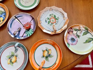 lot 196 image: Beautiful Variety of Nappy Plates