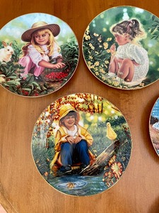 lot 198 image: Hamilton Collection Plates