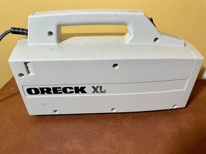 lot 216 image: Oreck Vacuum