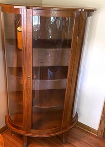 lot 2 image: Oak Curved Glass Curio Cabinet