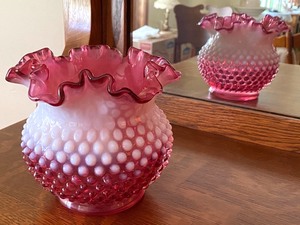 lot 4 image: Fenton Cranberry Opalescent Vase