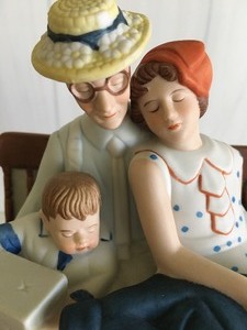 lot 28 image: Norman Rockwell Figurine The Danbury Mint- Home from Vacation