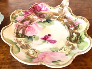 lot 13 image: Lovely Vintage Glassware Items