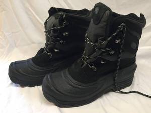 lot 101 image: Ranger Size 11 Winter Boots