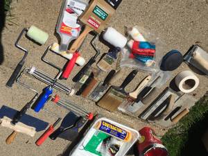 lot 102 image: Paint Sundries Lot