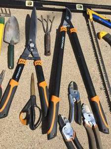 lot 104 image: Garage and Garden Tools