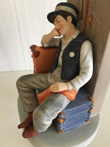 lot 39 image: Norman Rockwell Figurine The Danbury Mint-Asleep on the Job