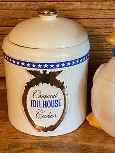 lot 162 image: Two Cookie Jars