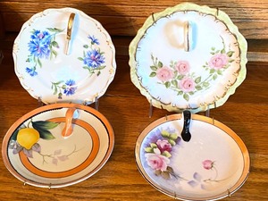 lot 164 image: Eight Vintage Nappy Plates
